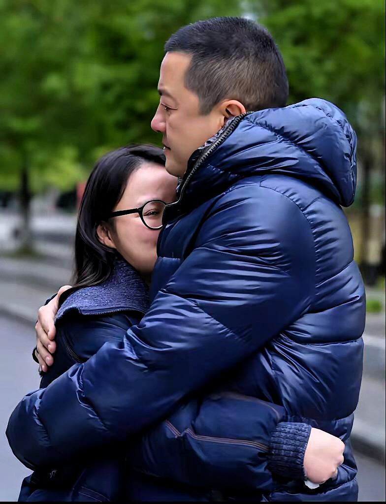 终于破解李亚鹏的“赚钱困局”！
不是没资源没头脑，
更不是运气差到极点。而是他的