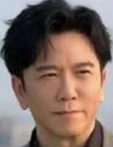 近日，61岁的温兆伦回应了为何不拍戏的问题。他以一句“我是一个看完风景正在下山的