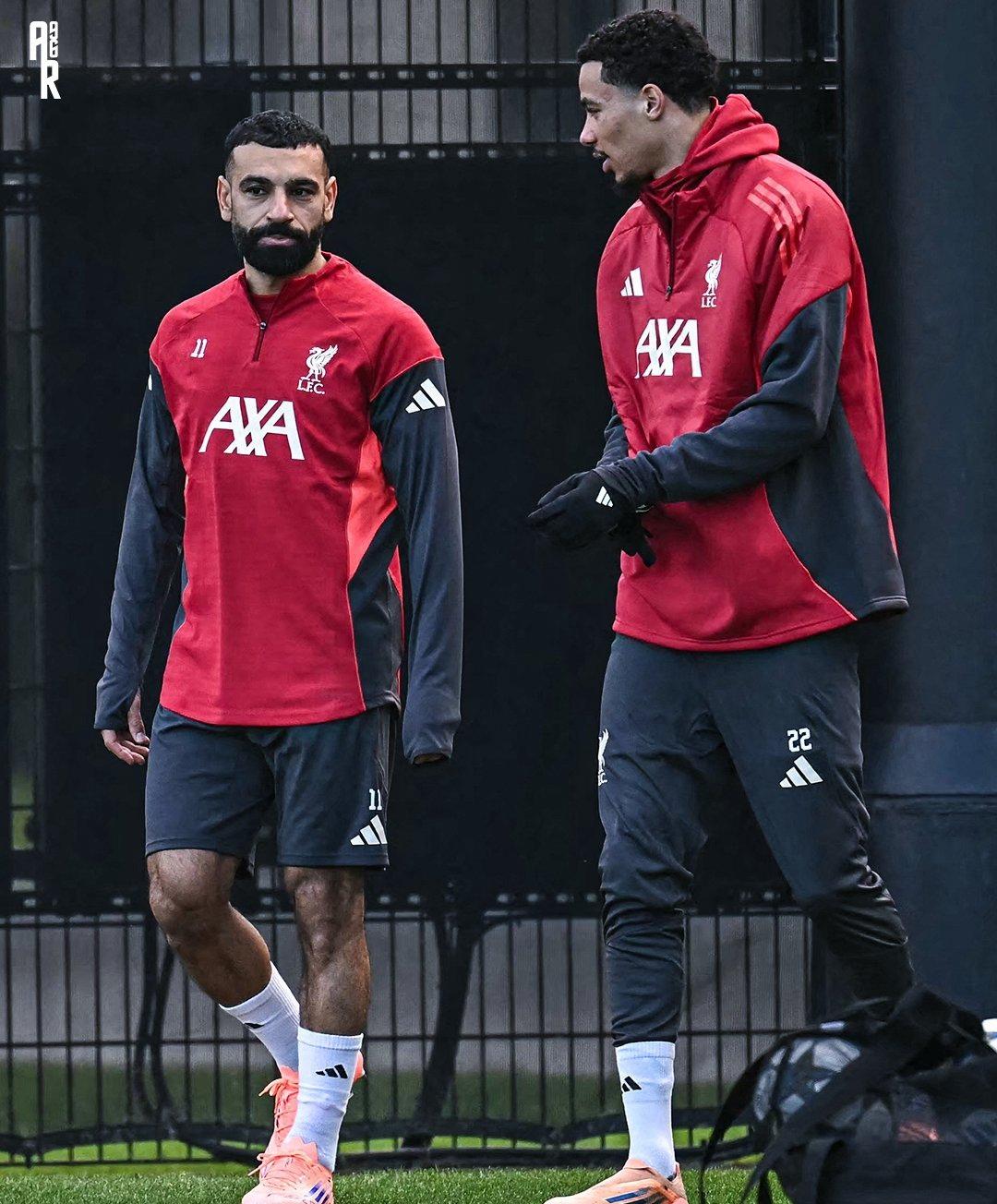 看一下利物浦的训练，队友都还跟萨拉赫有说有笑，主教练这个镜头绝了！

埃基蒂克，