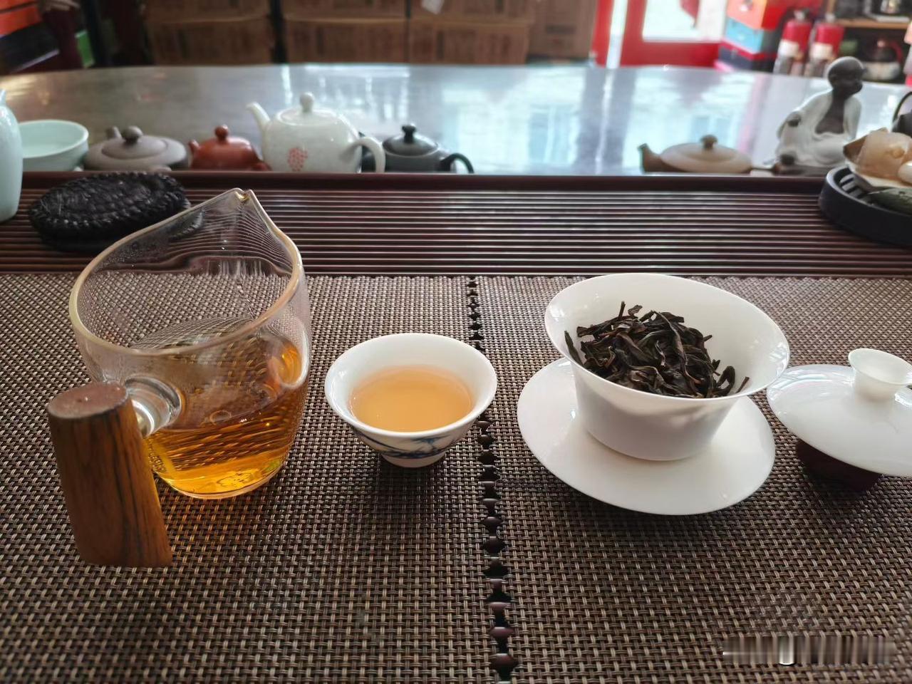 慢品细品：晨曦一盏茶。