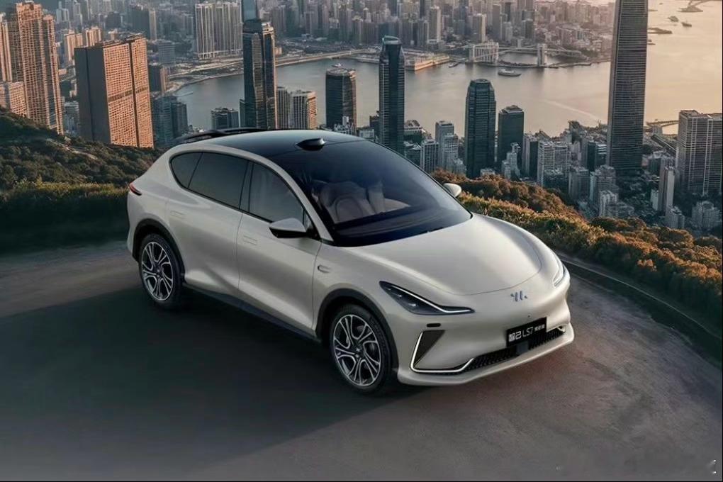 智己 LS7 焕新版也要来了，6 月 16 日正式上市。新能源汽车大v聊车 ​​