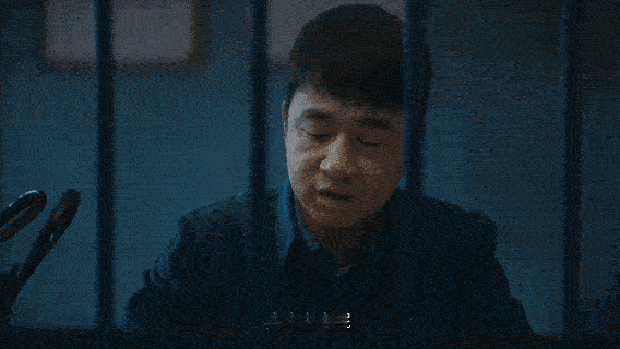 重器上演爷爷救葫芦娃夏英杰打了两通电话，两个老师开始在后方布局。前面已经搭进去三