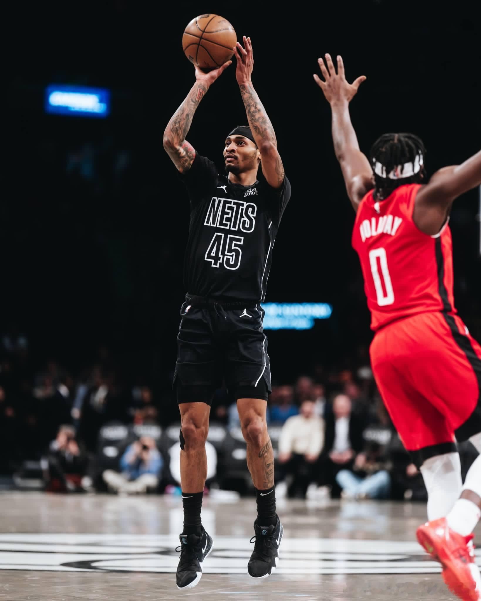 NBA[超话]  Scotto：篮网队已经裁掉了基恩·约翰逊。 ​​​
