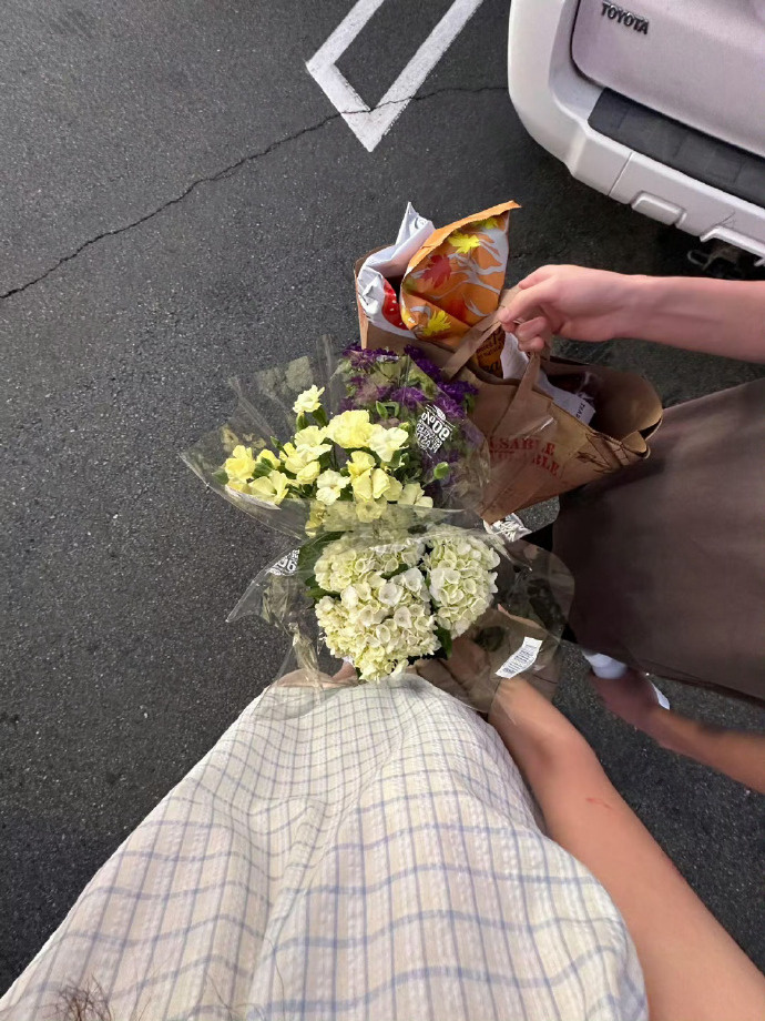 被这段话共情了：“妈妈的自由，是外婆给的。有外婆在，妈妈就可以变成了偷懒的小孩，