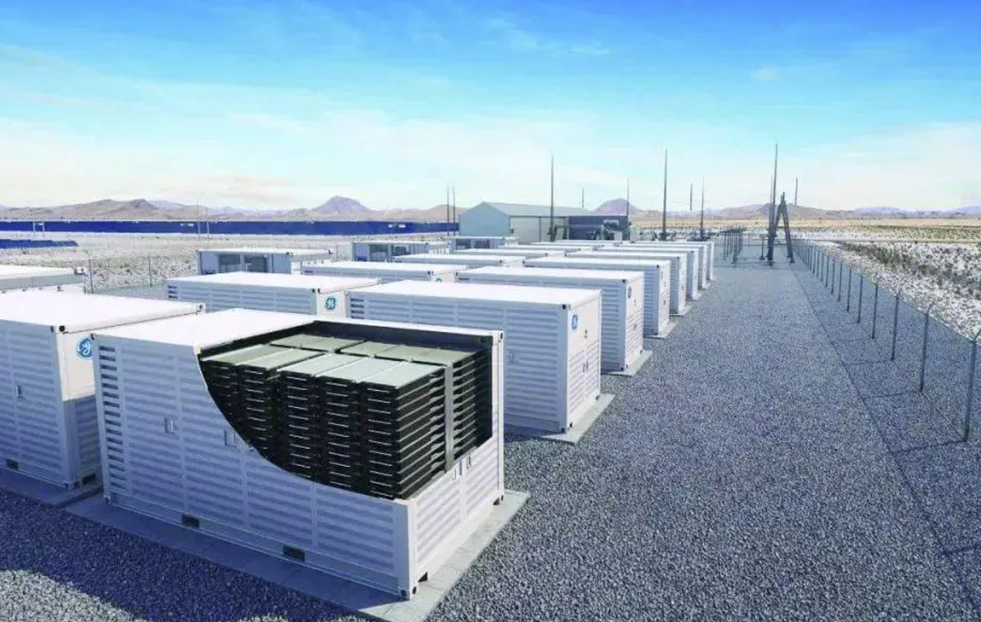 国家级新赛道启动。工信部遴选第一批新兴产业发展示范基地。创建领域涵盖人工智能、智