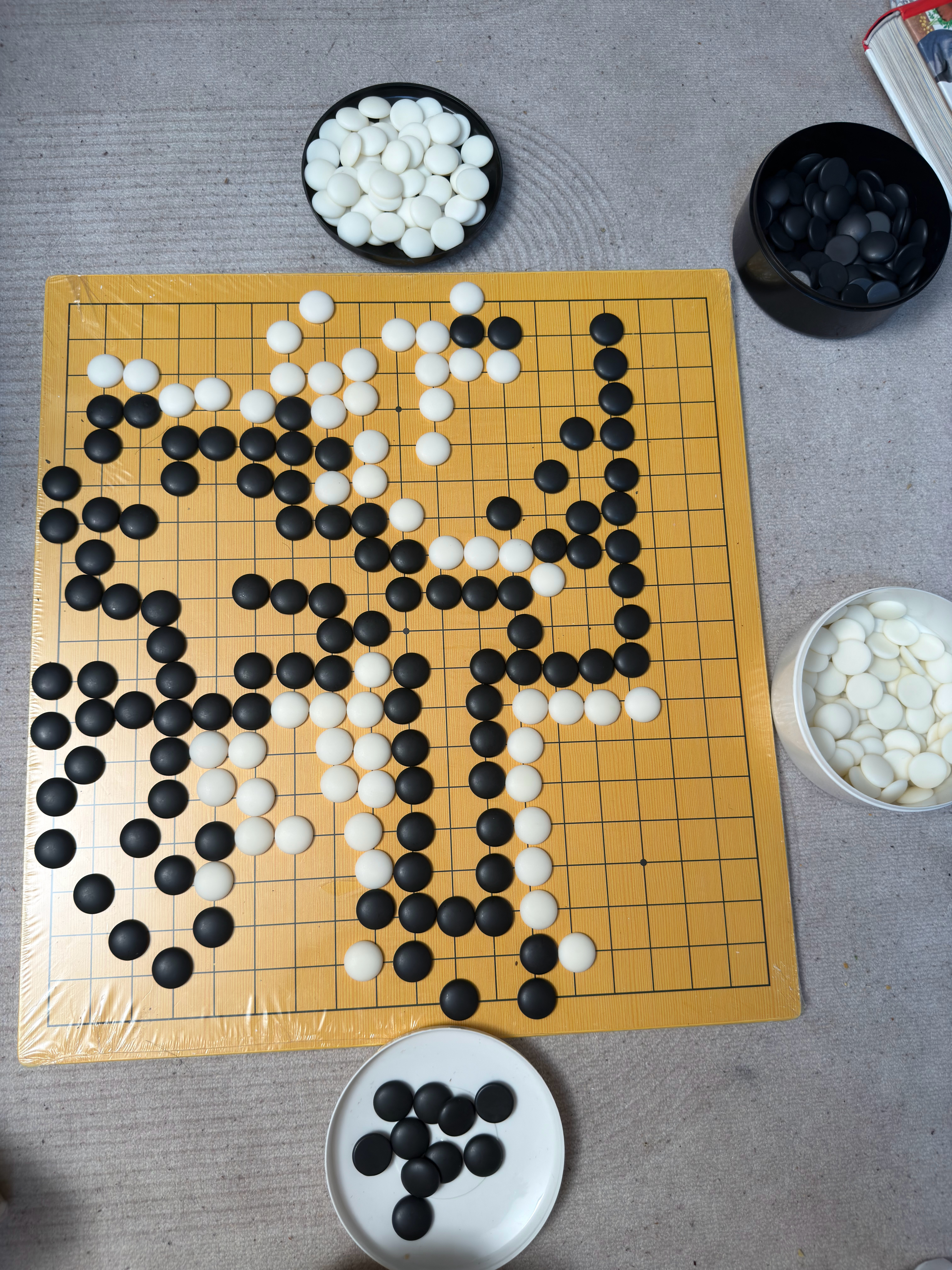 我跟火箭爸，加起来下不过小火箭吃子吃的我真生气了！我们现在想合起来揍他一顿，以解