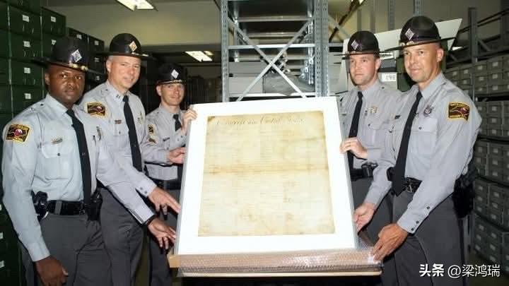 2003 年 3 月 18 日，一次诱捕行动从一群古董商手中追回了美国北卡罗来纳