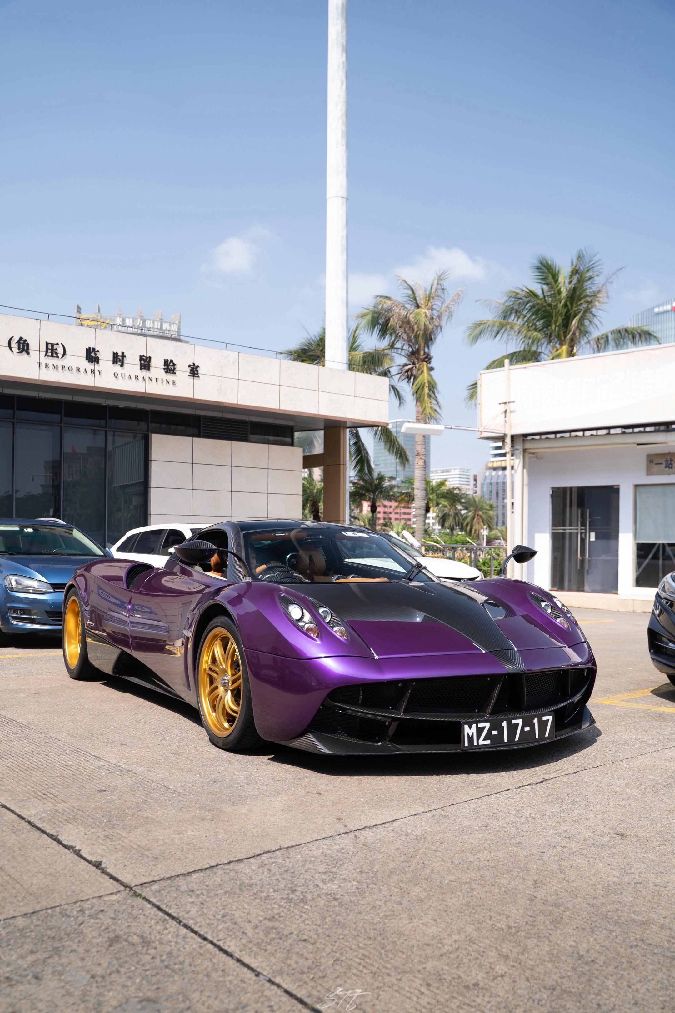 原厂紫色金轮的帕加尼Huayra Coupe