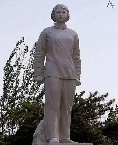 她，未满十五岁，却用生命诠释了什么叫做‘生的伟大，死得光荣。


1947年，战