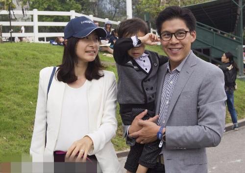 霍启刚首次主动公开个人财产霍启刚主动公开个人财产的举动，在豪门里堪称一股清流！这