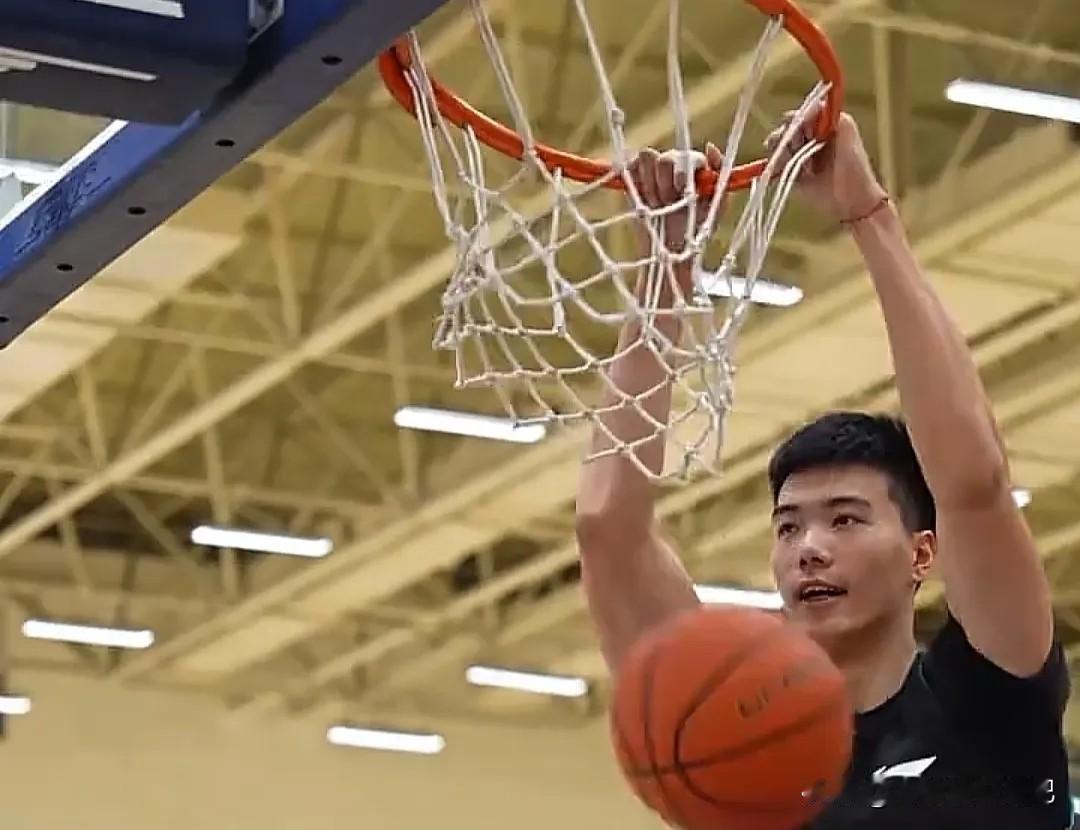 广东阵容有调整，战北控崔永熙&麦考尔或出战！
今晚广东男篮将会主场对阵北控男篮，