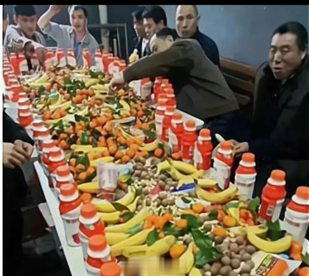 #公司团建给员工发3500元自由安排#小工厂的团建，有总比没有好，现在企业困难，