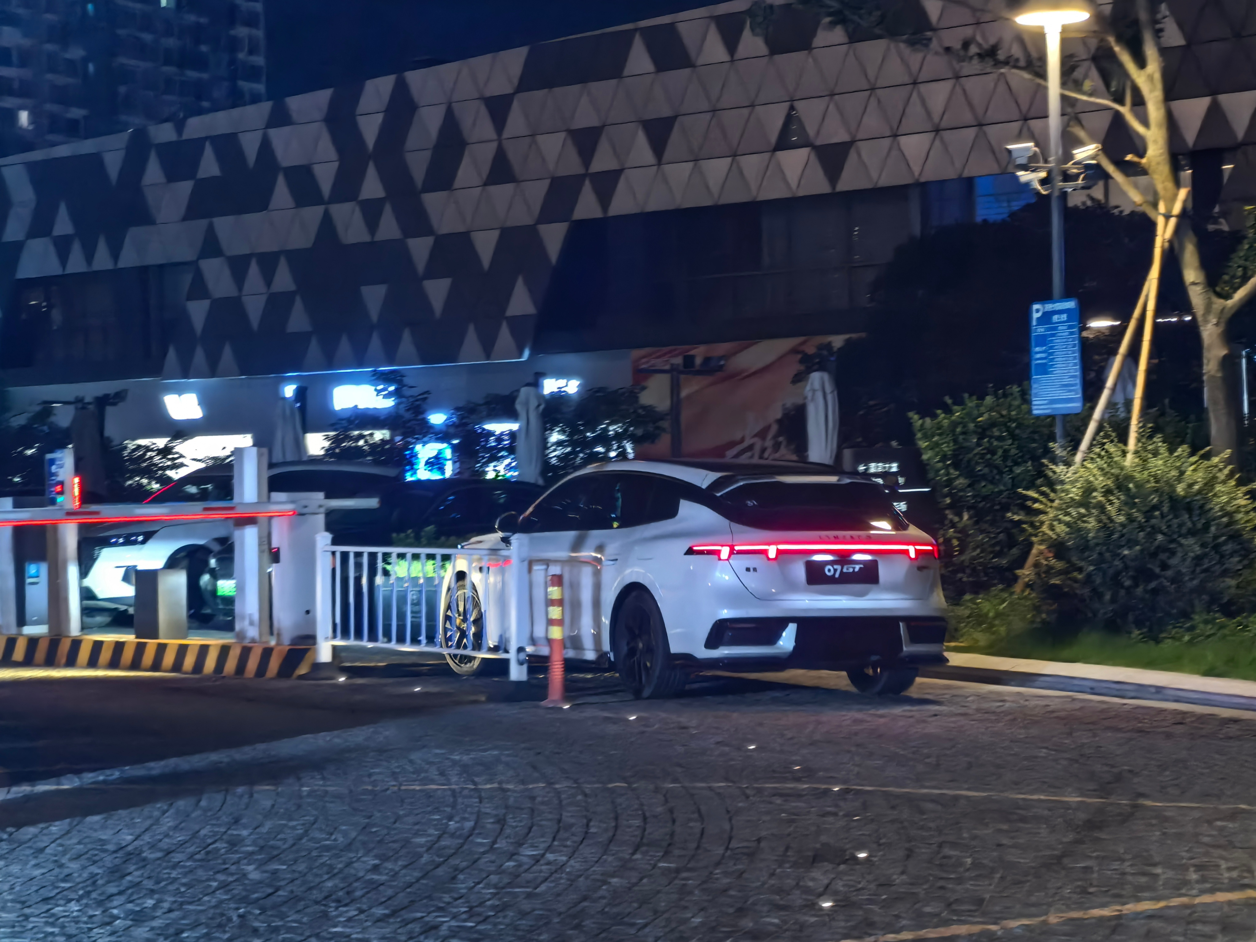 浙江宁波启动海上防台风应急响应今天下午才来宁波……明天还能回吧应该？ 宁波