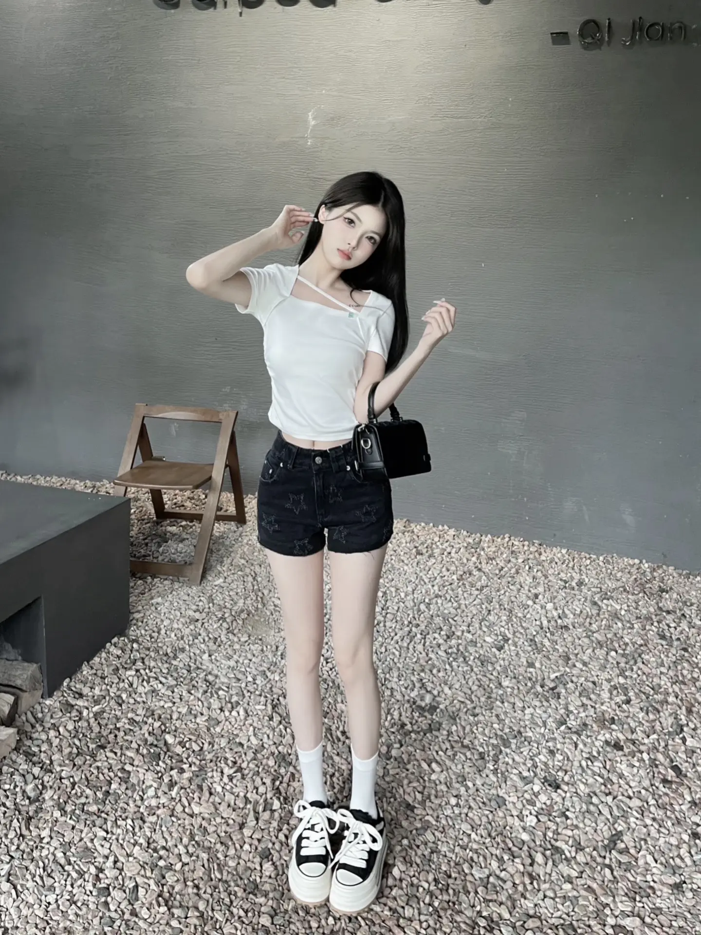 你能是好人吗我都不想说了 朋友圈装修的跟当地必吃榜榜一似的
