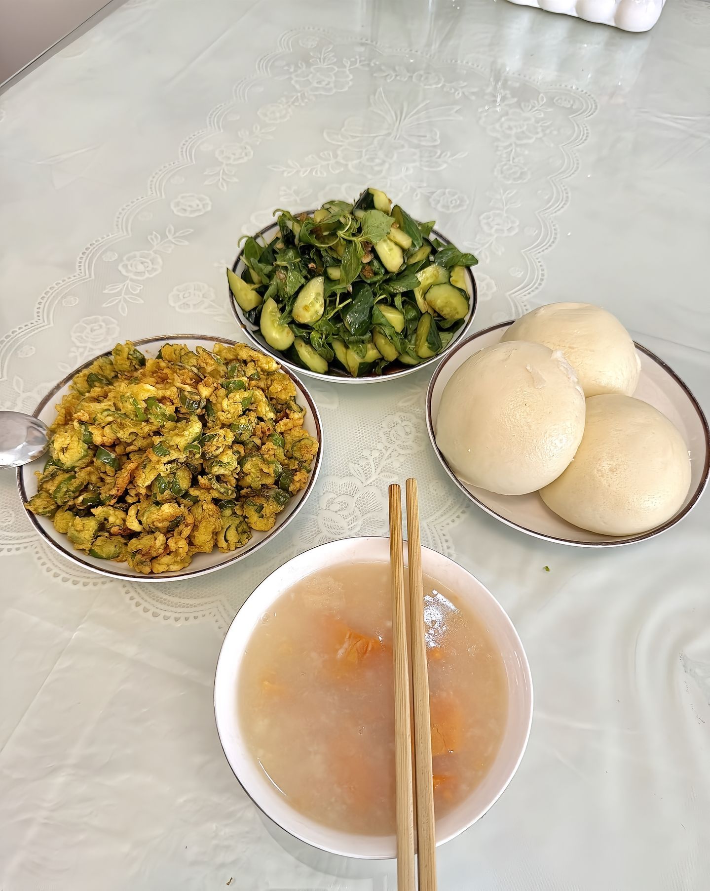 我一个河南老爷们儿，精通炒菜、凉菜，唯独不会蒸馍[泪] ​​​