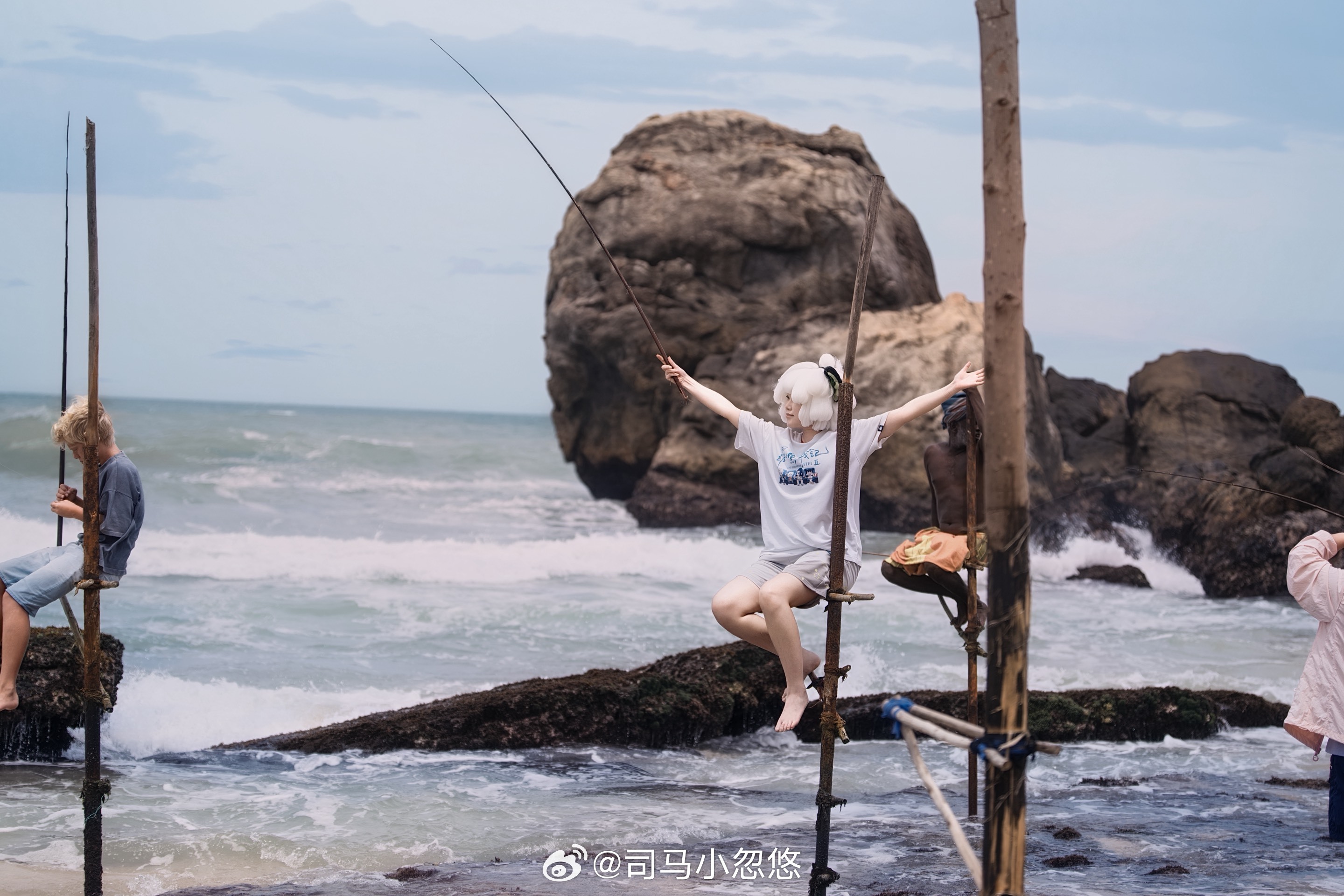 师父师姐不用担心我了！小黑我啊！已经学会钓鱼了！在斯里兰卡南部海边，我终于亲身体