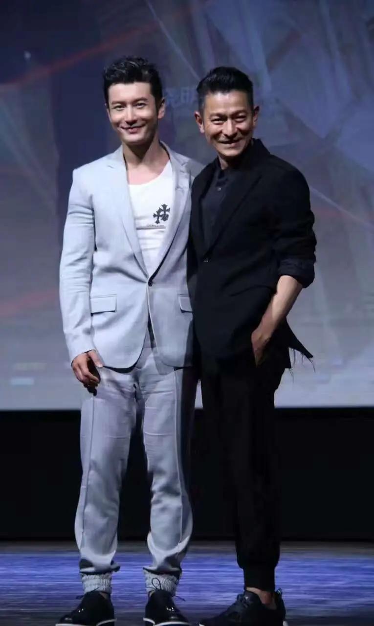 明星的身高一直是个谜
大家都不知道他的真实身高
很多是虚报身高，不知道是不是真实