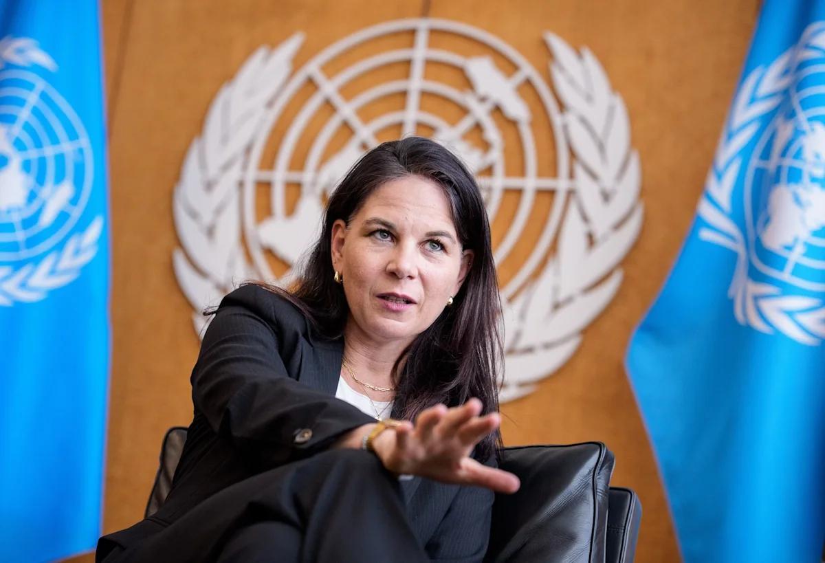 德国前外长现在还想教联合国五常做事？

德国前外长贝尔伯克最近在联合国掀起了不小