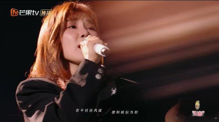 李佳薇孤雏心理委员呢俺不得劲 声生不息  谁懂李佳薇《孤雏》的杀伤力！声生不息舞