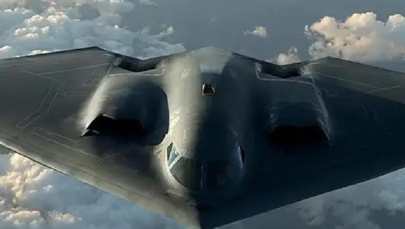 中东的空气，又一次开始有火药味了。
 
14日，以色列总理专机“锡安之翼”离开本