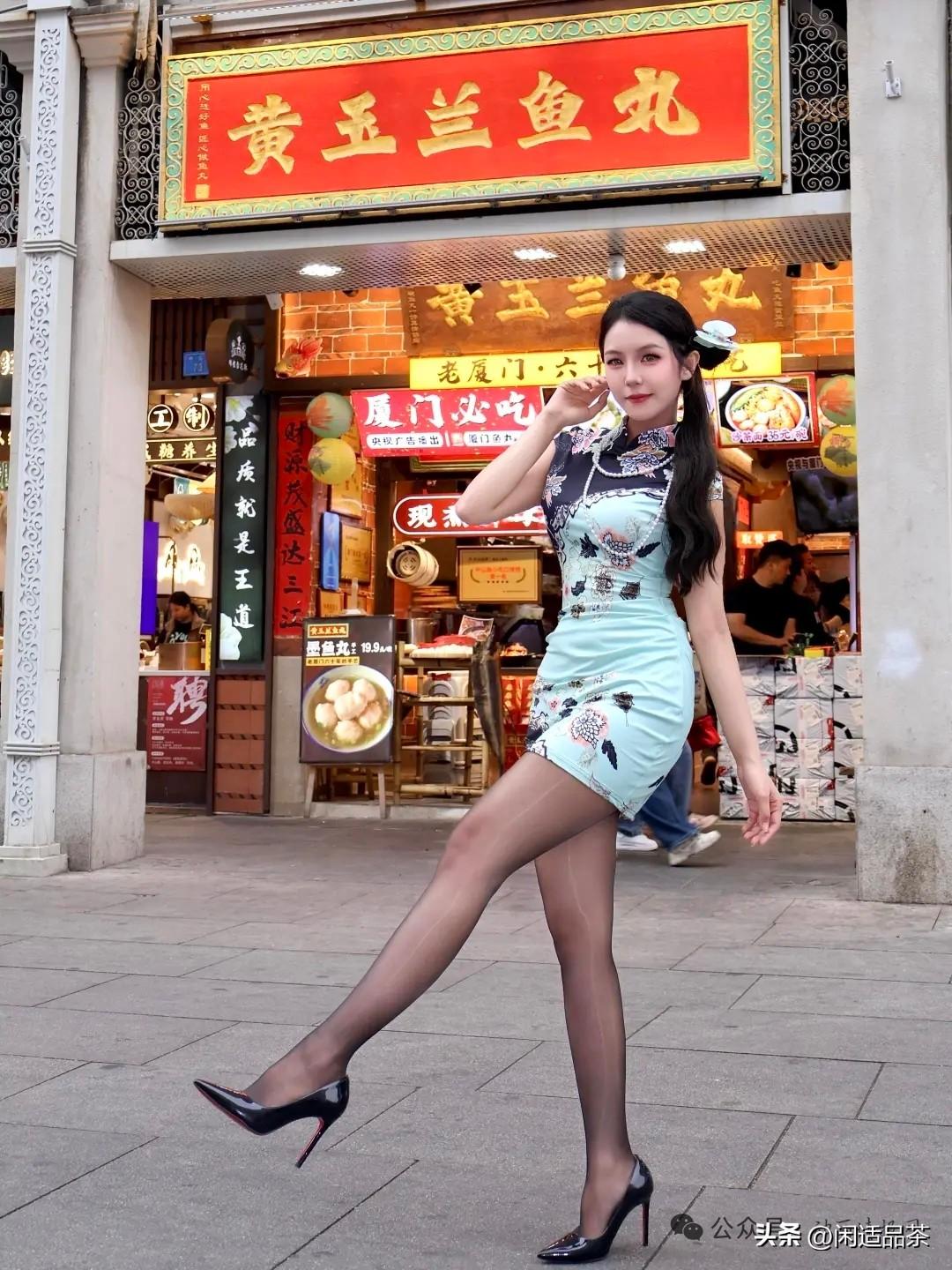 旗袍美女，优雅动人。