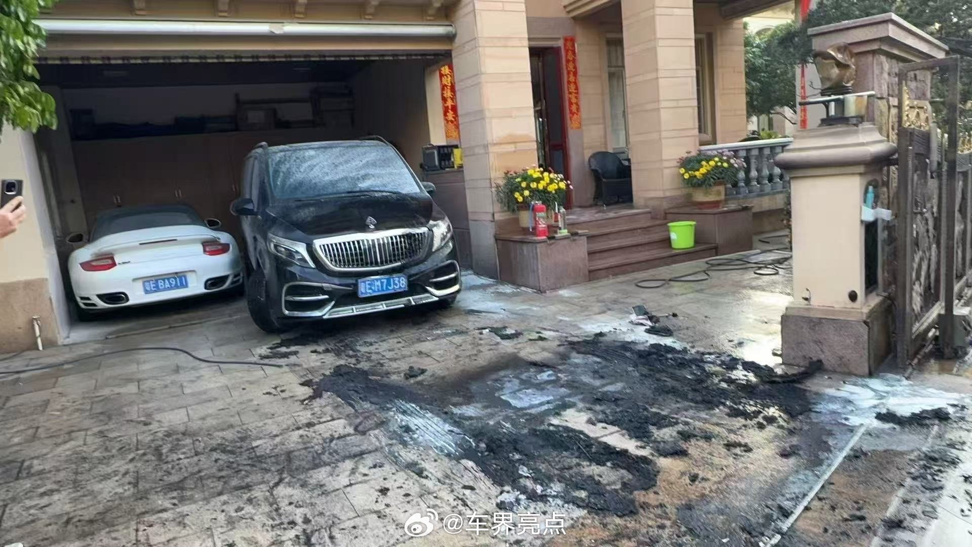 应该没人伤亡但是大佬会对新能源车有阴影了大家一定买保险车界亮点