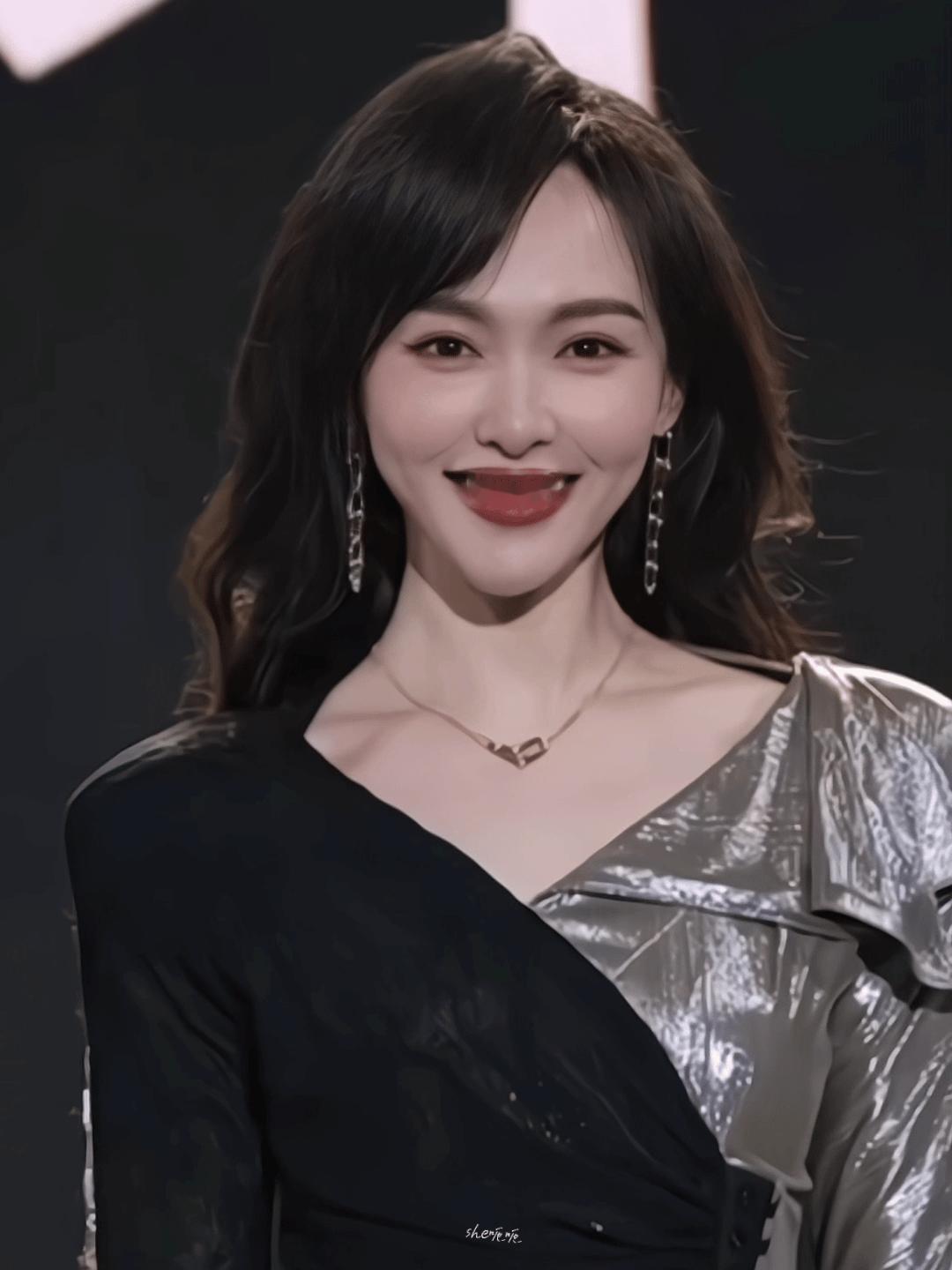 唐嫣状态非常不错结婚生子后依然眼里有光 ​​​