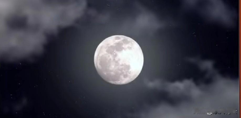 本来只是随手对着一个小圆点拍照，结果手机直接自动生成了逼真的月亮，连环形山细节都