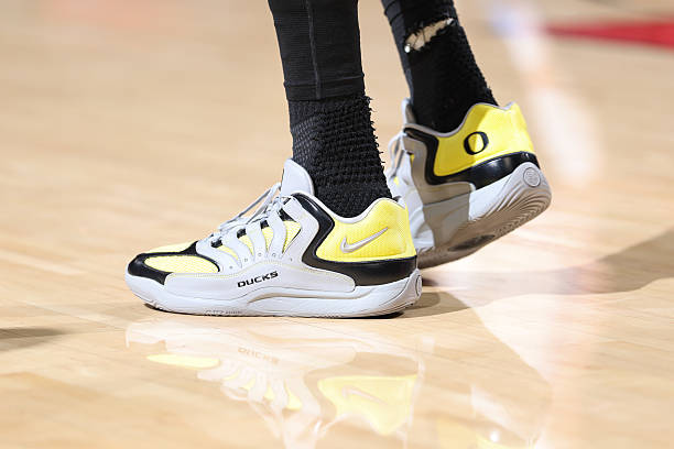 凯文·杜兰特 · Nike KD 18 俄勒冈PE登场37分钟 23投7中19分