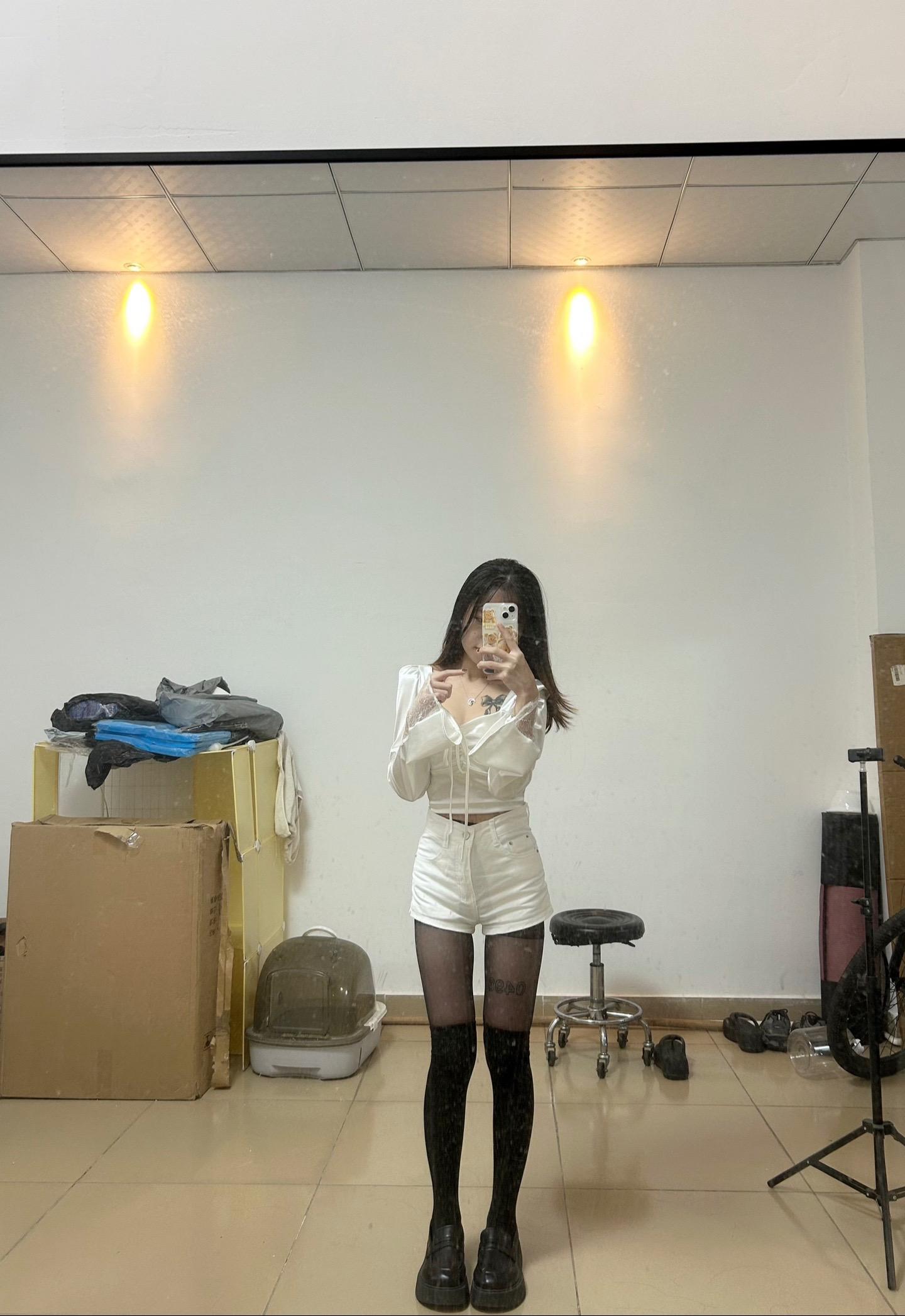 我一定要成为一个拜金 恶毒 爱慕虚荣 好吃懒惰 但是非常漂亮的小女孩