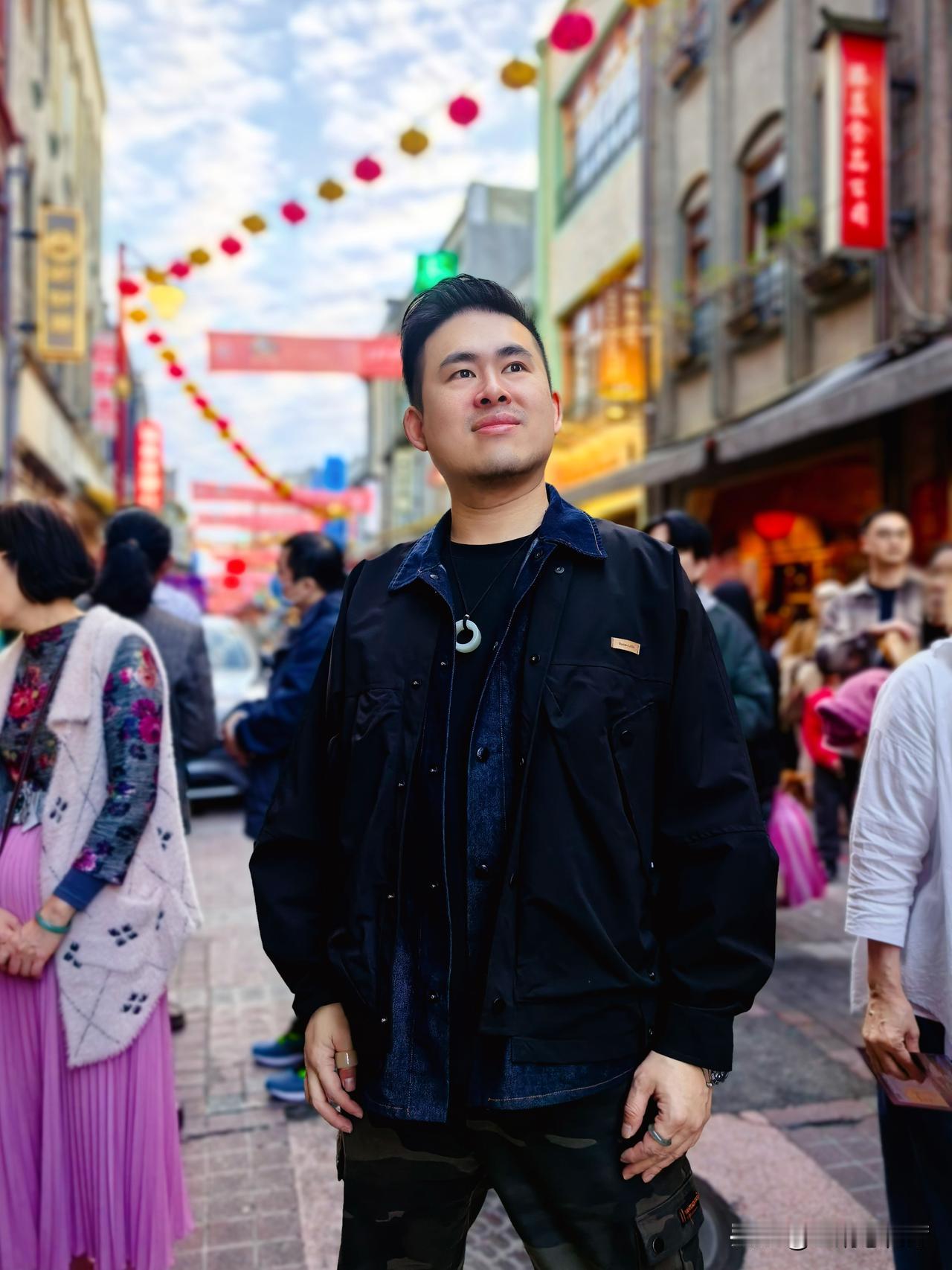 过年前跑了趟台北最具年味的几个地方，包括迪化街每年的“年货大街”市集，主打老一辈