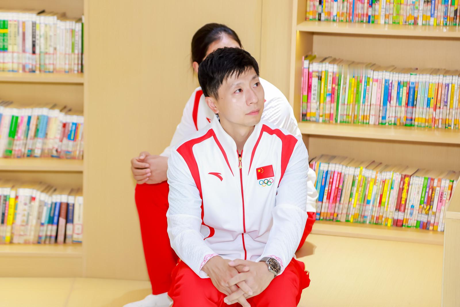 中华体育精神颂 里里外外参观个遍图书馆 ​​​