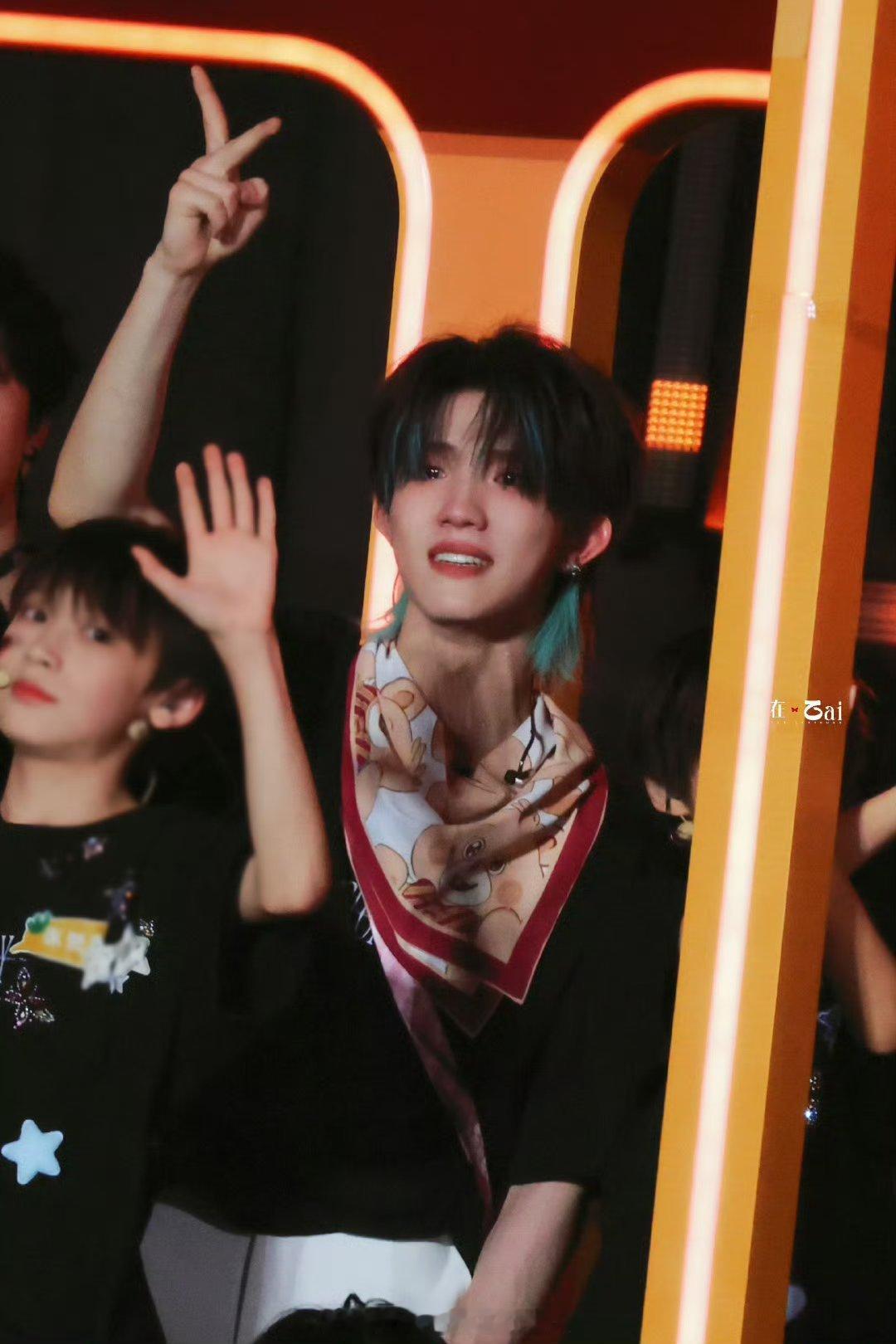 苏新皓哭了😭😭 追星就是要追真诚的人，有意义的爱豆。 