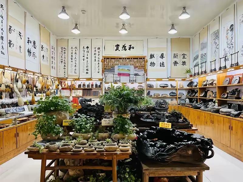 李丽婧新注册峰延翰墨公司，自己担任法人，女儿张姩菡手握全部股权，是唯一受益人，公