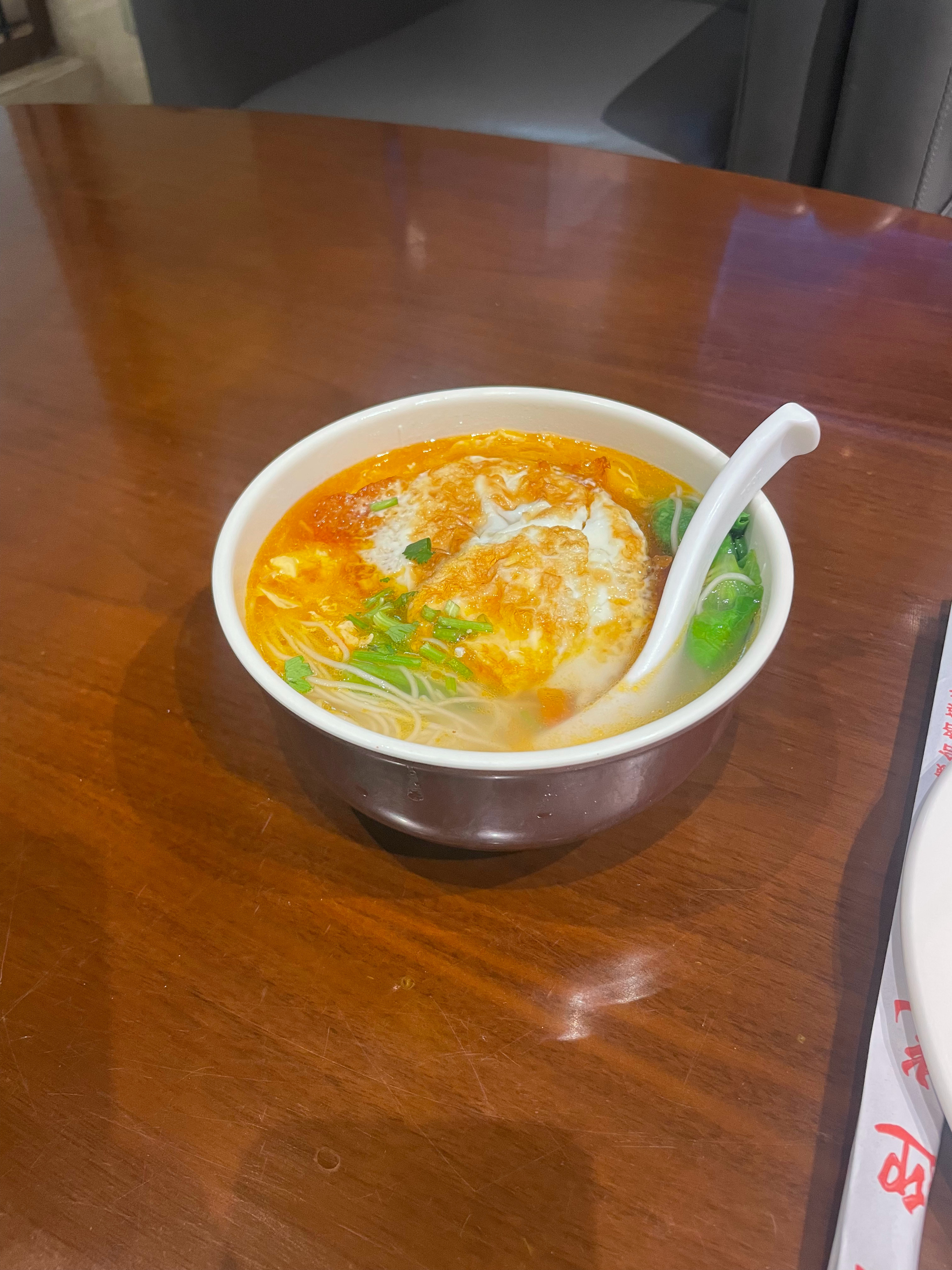 休息室来碗热面继续飞 ​​​