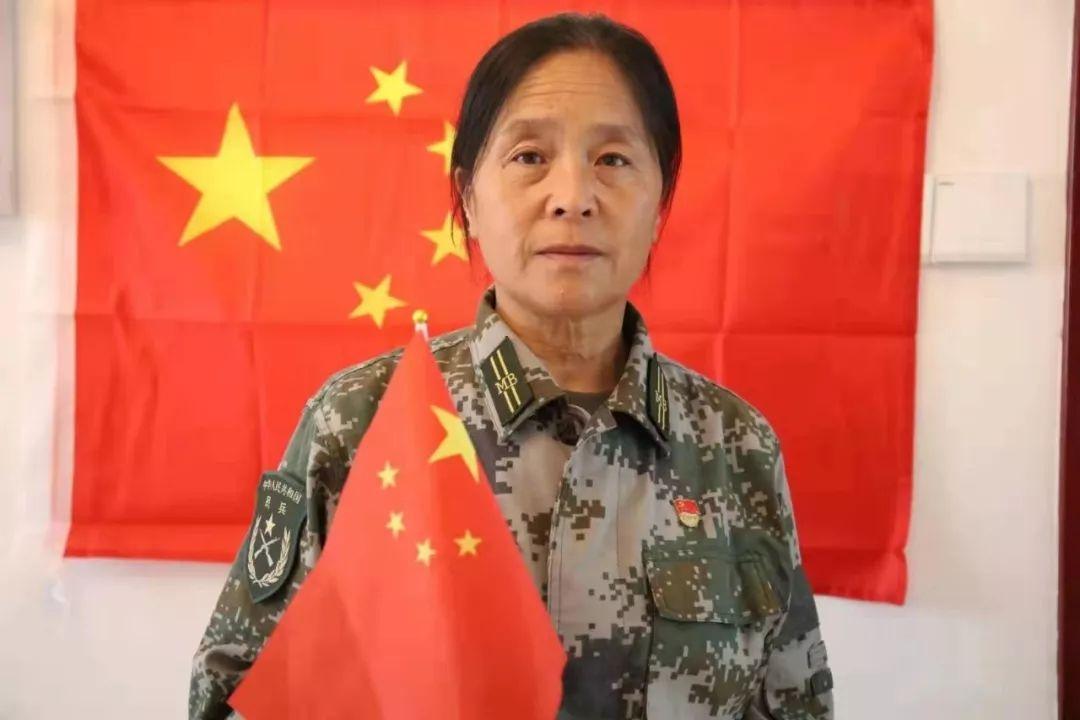 王仕花，1961年11月出生于江苏灌云，今年65岁，汉族，现为江苏省灌云县开山岛