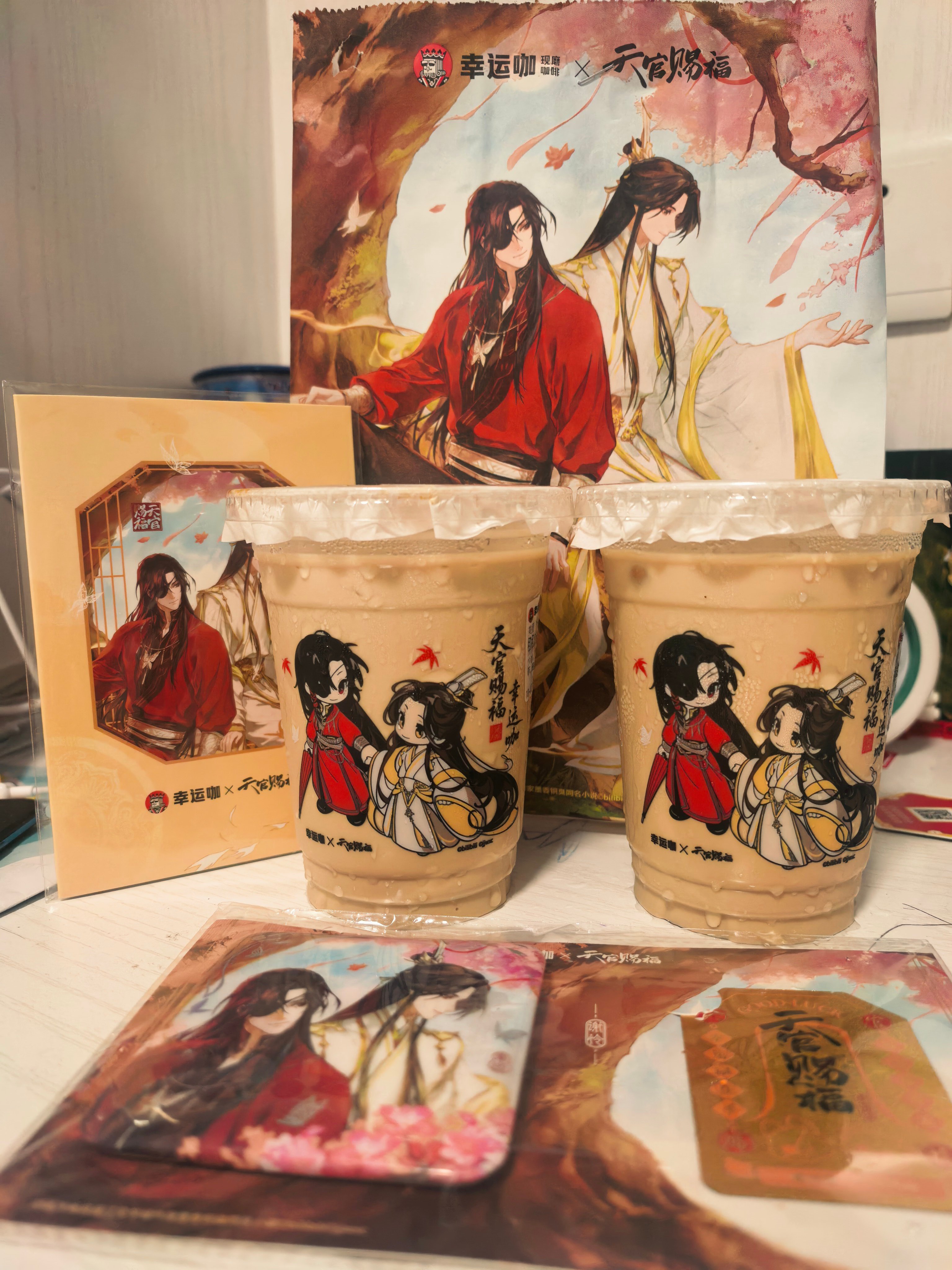 外卖点了立牌套餐，然后跟我说做好了没有立牌了，退又不能退，就只能给我另外两个周边
