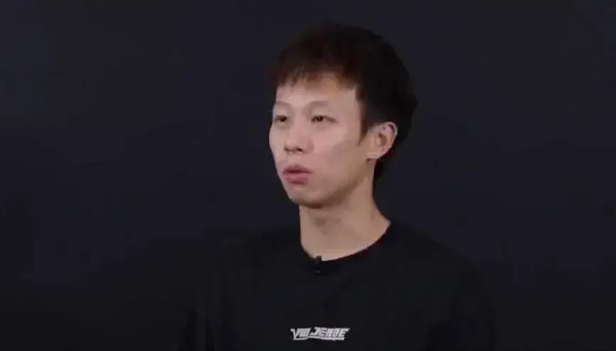 林高远为何不参加队内选拔：2 个原因分析

1、确实怕输
以林高远现在状态，主动