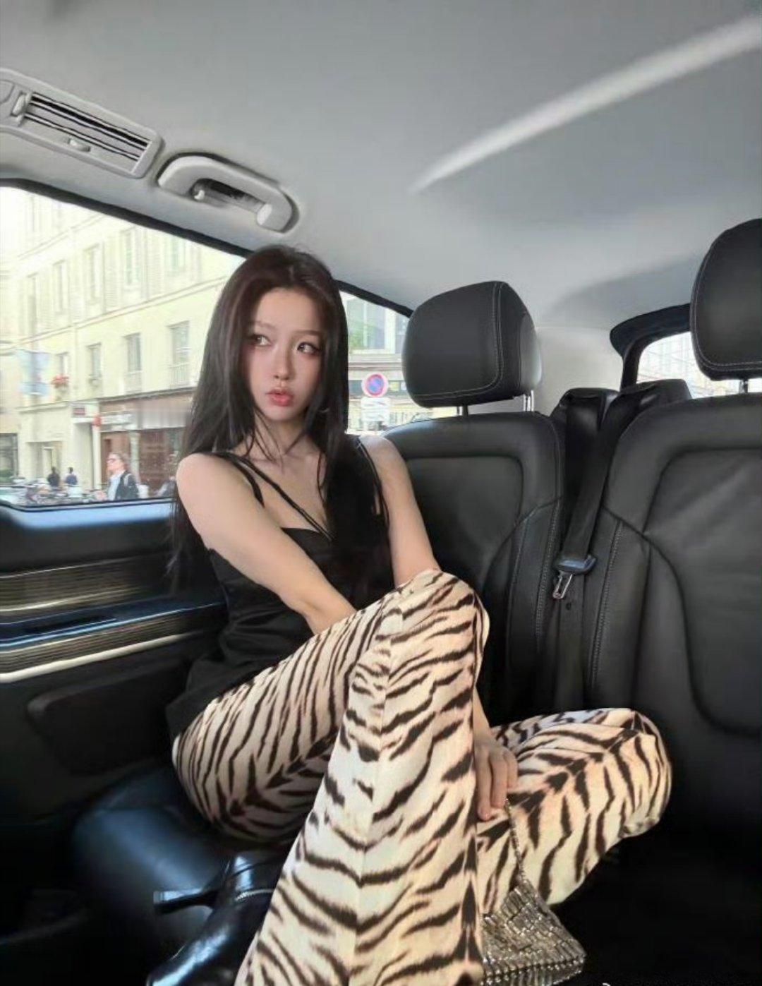 🐟的营业水平真的不行95花里不少花的营业照都很舒服，很🌞路人的 