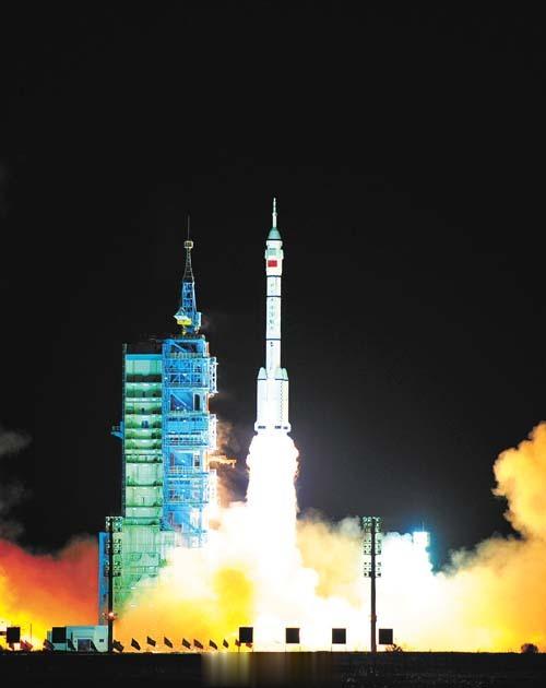 【航天史上的今天】2011年11月1日凌晨，神舟八号无人飞船在酒泉卫星发射场发射