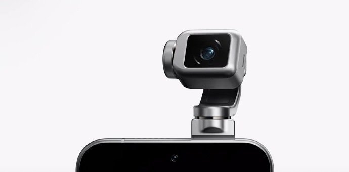 荣耀ROBOT PHONE明年量产，大家觉得背屏和云台，哪个是正确的人机交互方式