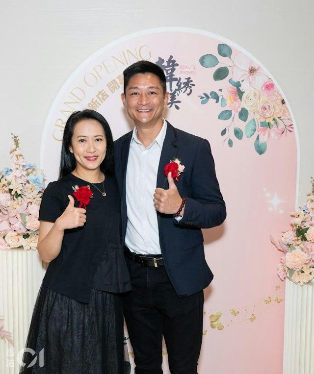这对夫妻经常会出现香港TVB电视剧，现在出来创业开美容院，看来在TVB赚钱太少了