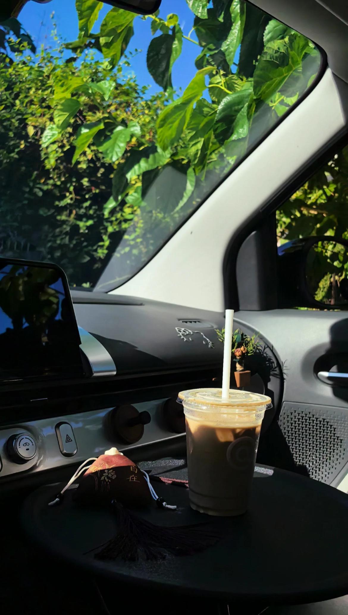 左左右右左右为难

2. 前前后后前后皆难

3. 多多少少多少心酸

4. 起