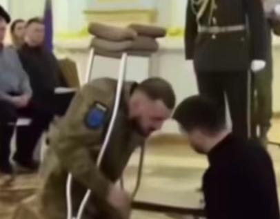 一位乌克兰普通人表示：泽连斯基虽然没有参与政治的经验，但是我们十分清楚，泽连斯基