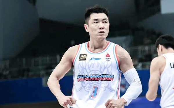 山东男篮今晚，想气势汹汹地在客场拿下新疆，简直是痴人说梦！孰不知现在的新疆男篮，