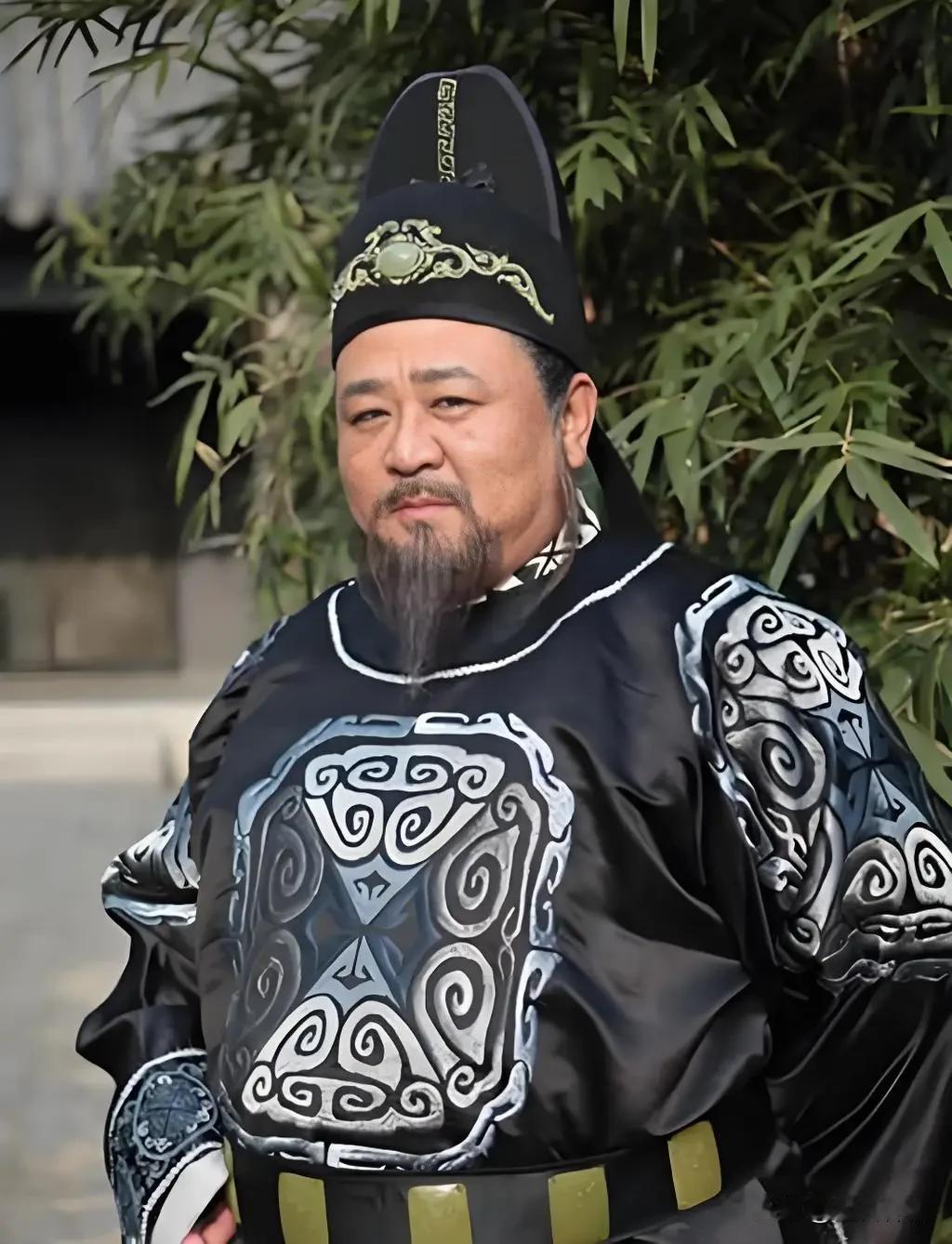 人艺女神演楼梯间踩空，直接摔进200斤胖演员怀里，胖演员脱口一句：对不起，我太占