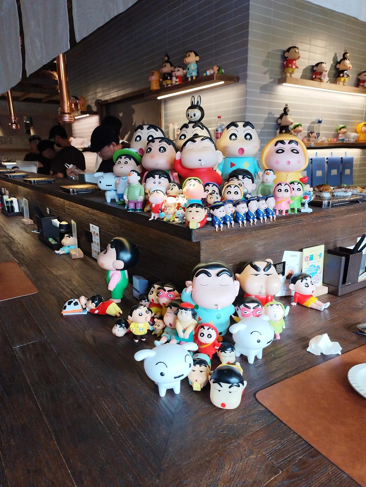 我发现了一家很好吃的寿司店，在丈八东路的时光公园里，其实我平时是不太喜欢吃日料的