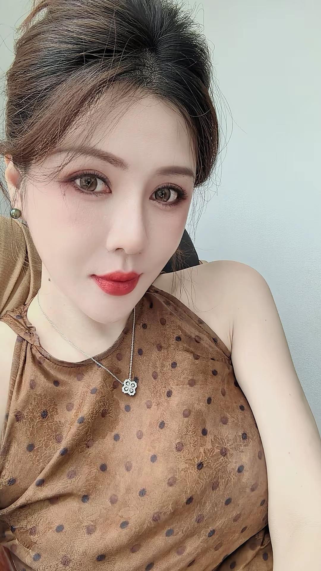最近迷上香云纱，买了一条又一条……