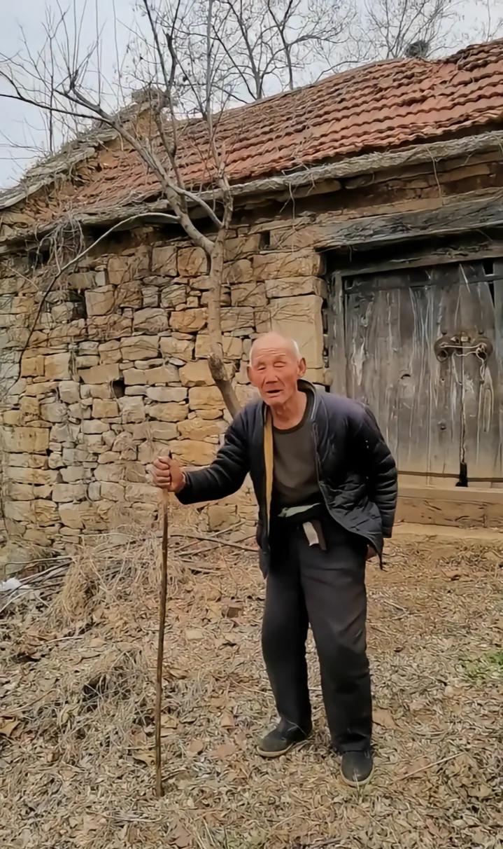 怀旧，回忆歌曲，苦菜花儿开。请欣赏聆听一一