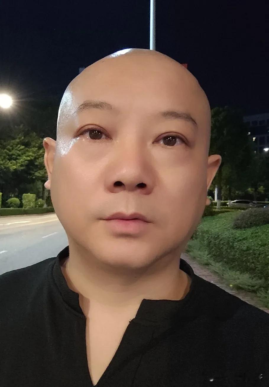  现在回忆前面几十年，要么活在虚荣里，要么就是活在比较和恐惧里，错了，完全错了，